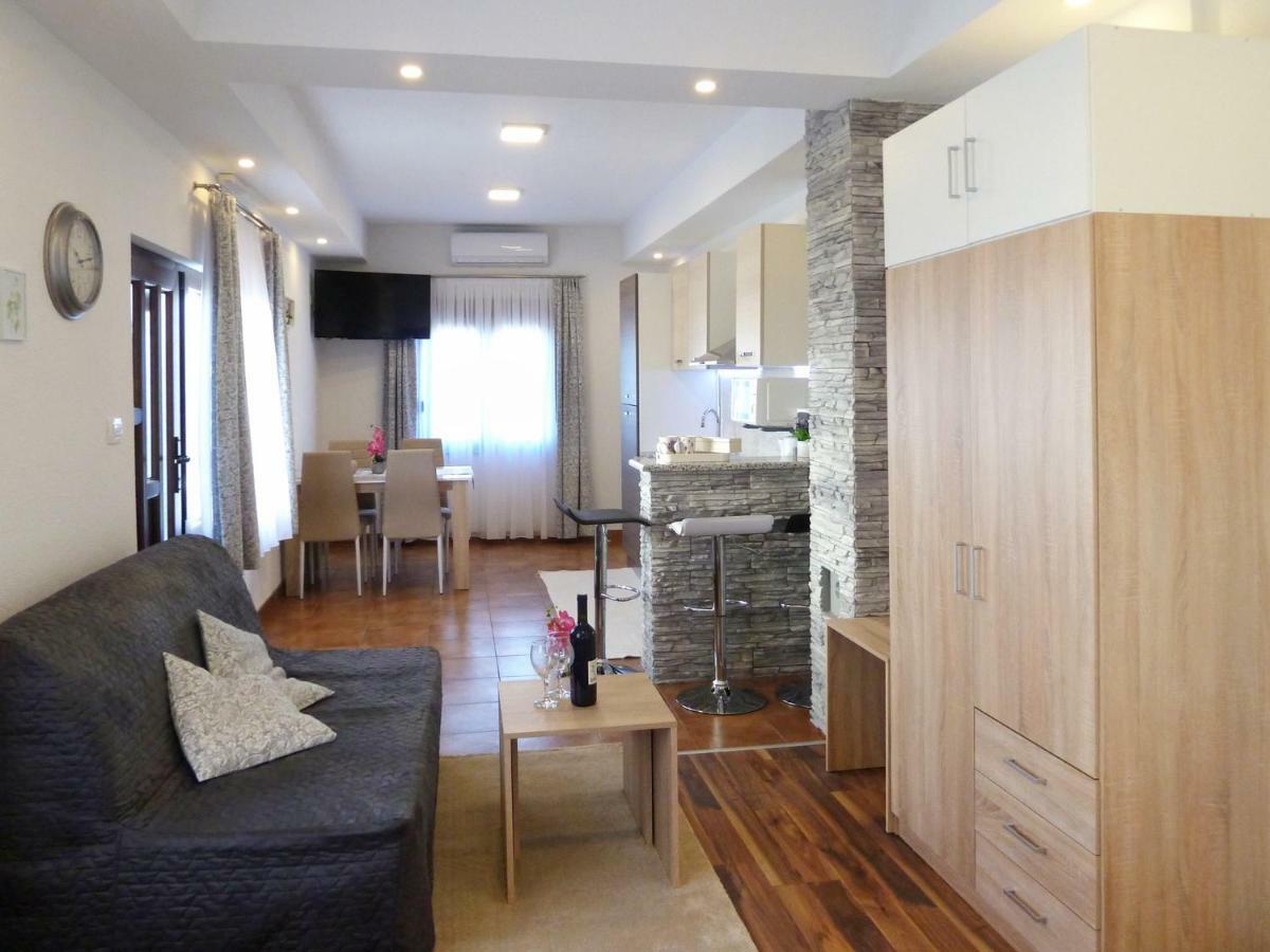 Apartment Petra I Nikola Селиште-Дрежничко Экстерьер фото